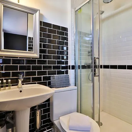 Готель La Bastide Єр